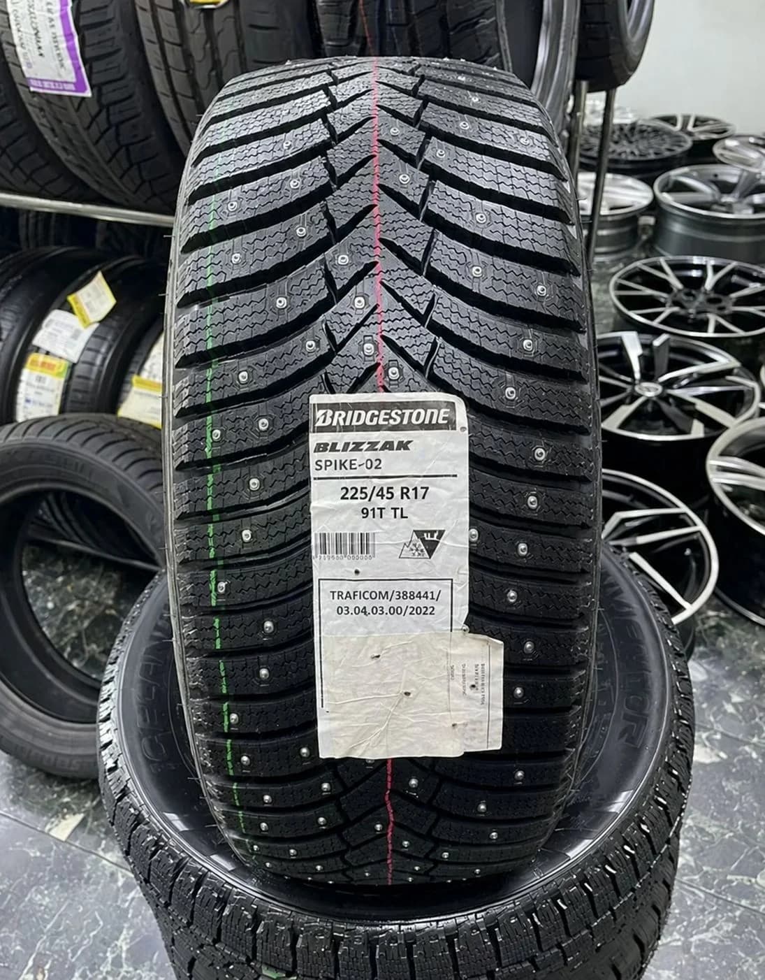 Bridgestone Blizzak Spike-02 225/45 R17 91T