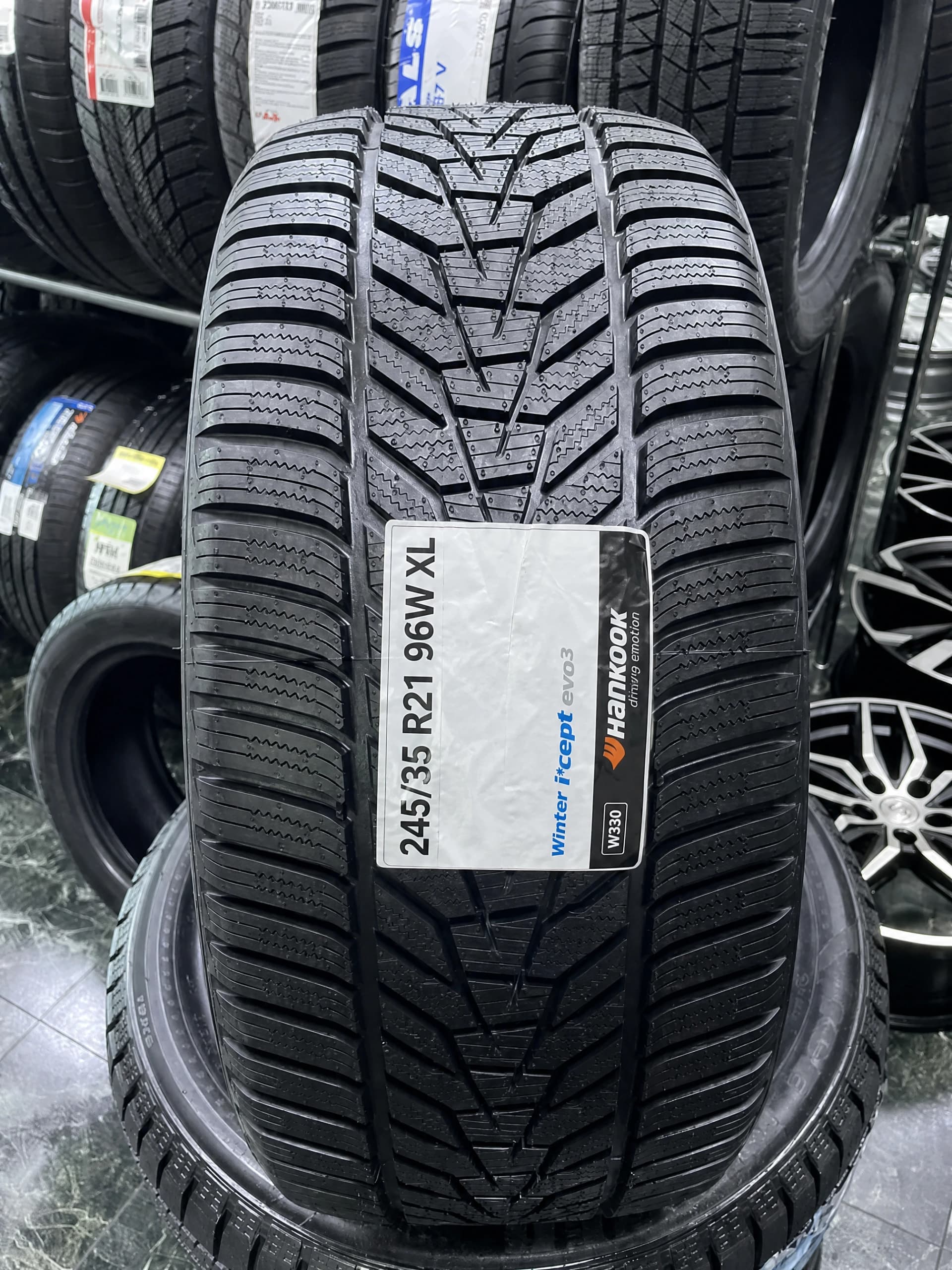 Hankook W330 i cept Evo3 245/35 R21 96W XL