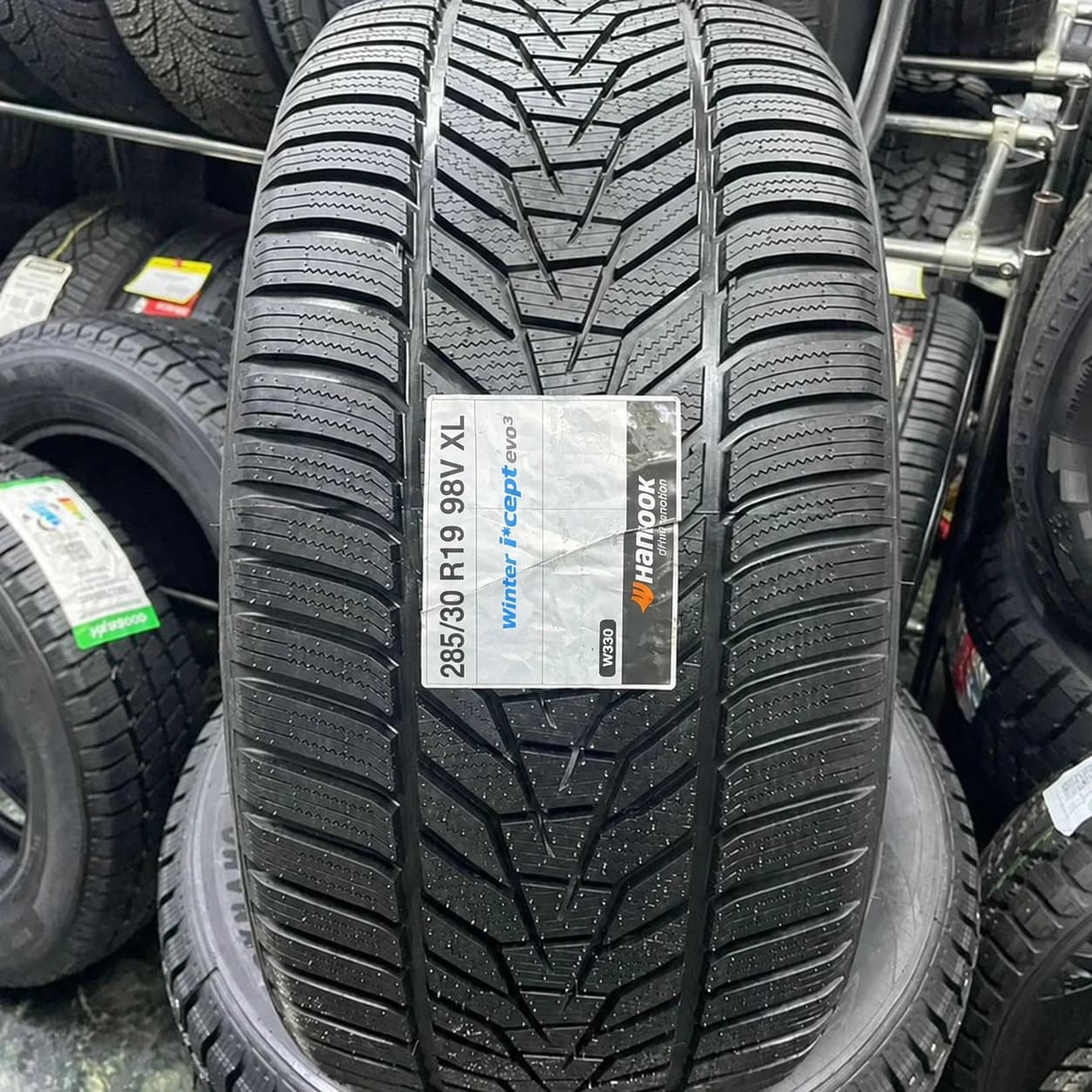 Hankook W330 i cept Evo3 285/30 R19 98V XL