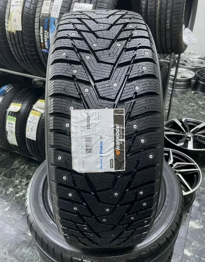 Hankook W429 i Pike RS2 175/70 R13 82T
