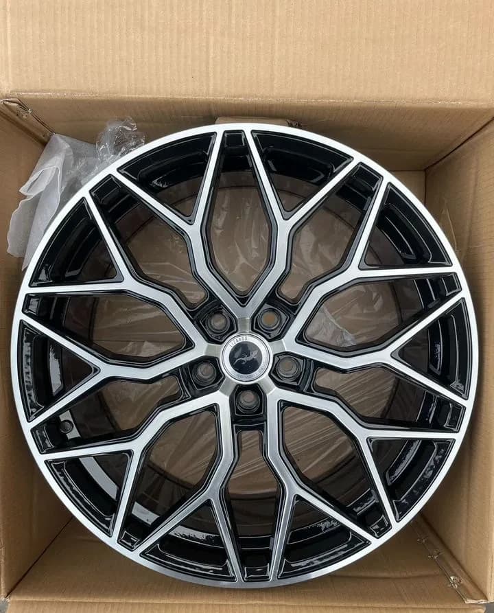 Литые диски Lizardo XH1024 8.5×R20 5×108