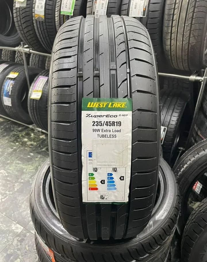Westlake Zuper Eco Z-107 235/45 R19 99W