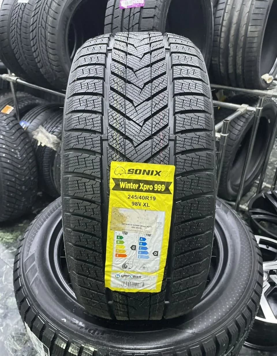 Sonix WinterXPro 999 245/40 R19 98V