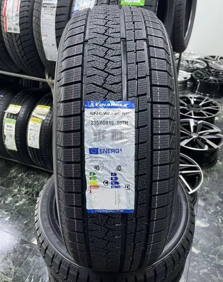Triangle PL02 235/60 R19 107H
