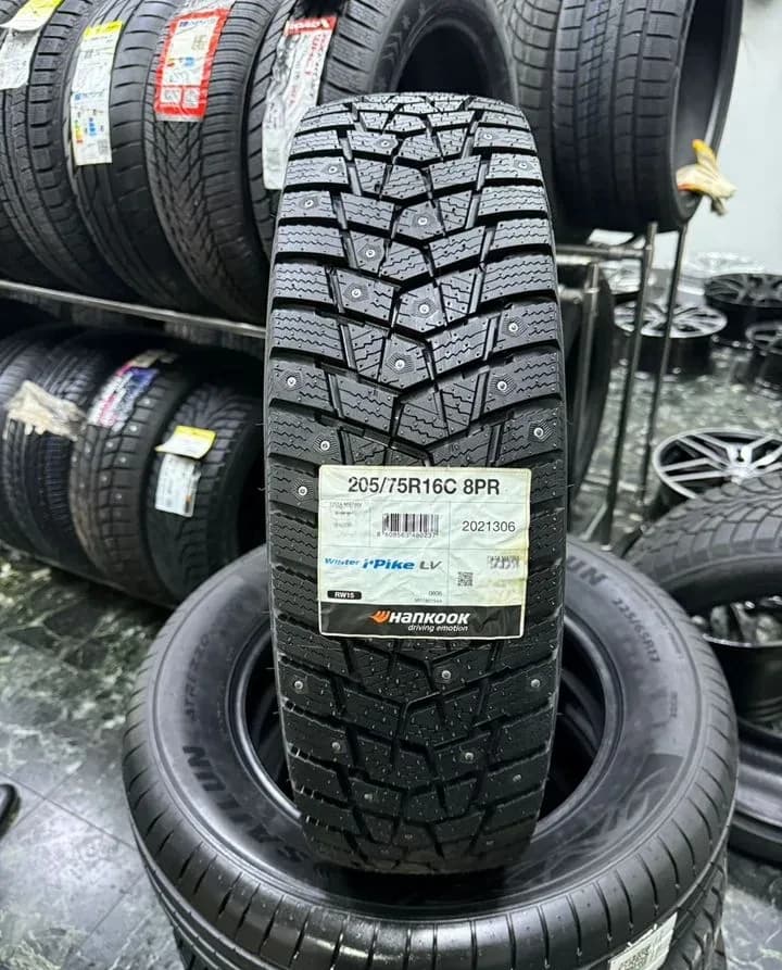Hankook Winter I'Pike LV RW15 205/75 R16C 110R